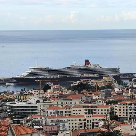 Charming Center In Funchal - Perfect For Short Vacations